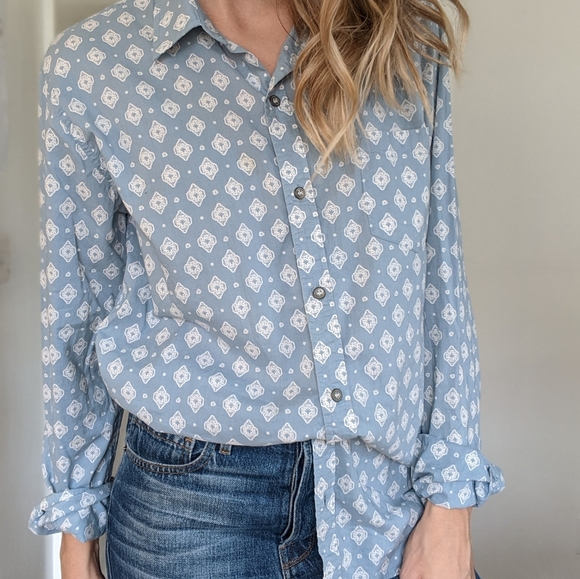 Velvet by Graham & Spencer Tops - Velvet by Graham & Spencer button down shirt blue